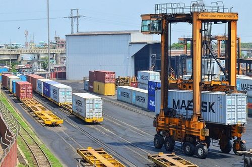 孟加拉國卡車司機(jī)罷工持續(xù) 全國貨物運(yùn)輸陷入停滯